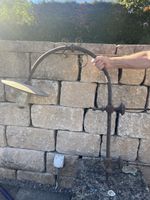 Antike Aussenleuchte aus Metall rustikaler Zustand