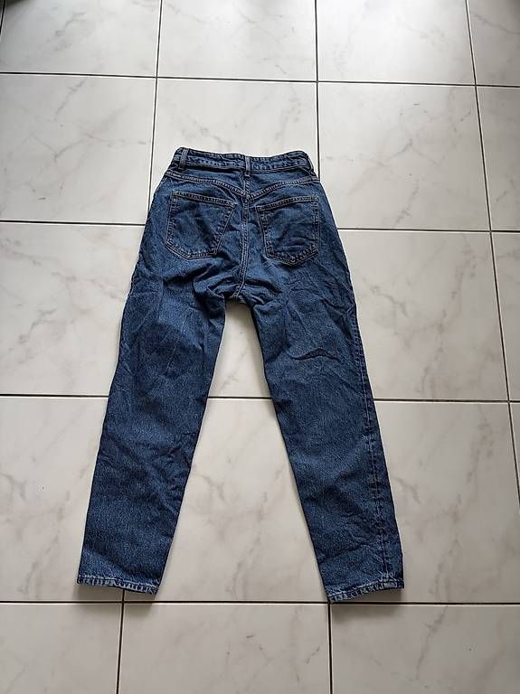 Jeans: H&M Mom Jeans  – Usato da Fahrwangen venduto da ste_v7sm