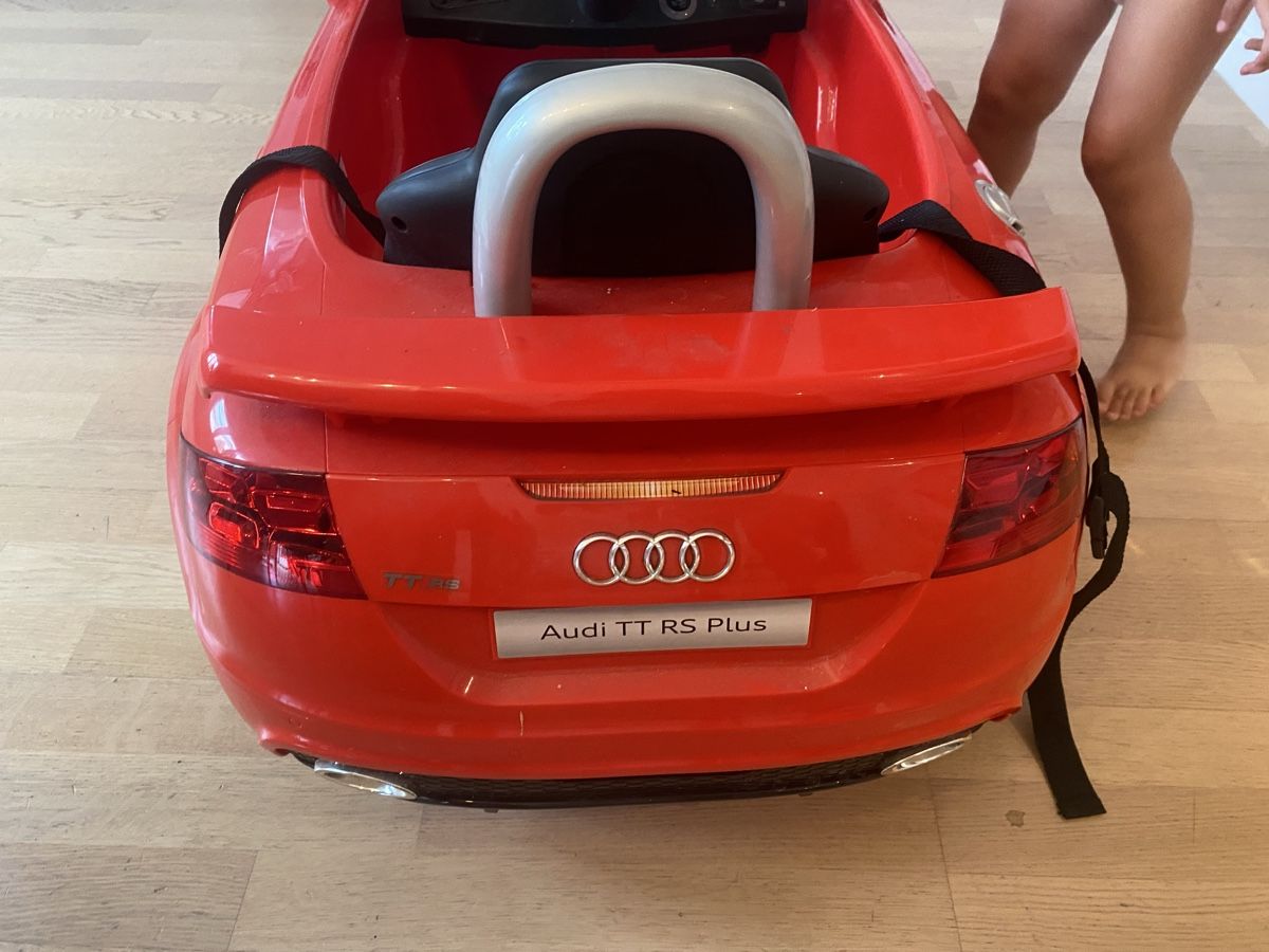 Véhicules pour enfants: Audi TT RS Plus Kinderfahrzeug rot  – D'occasion à Wald ZH par Seller_8 3