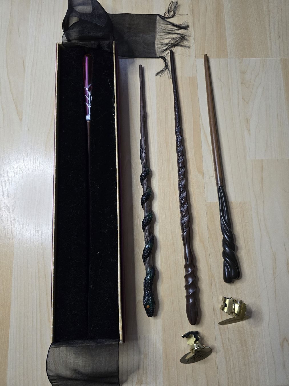 Alle Dekorationen: Harry Potter Zauberstäbe – Neu (gemäss Beschreibung) aus Büsserach von sobis.trade