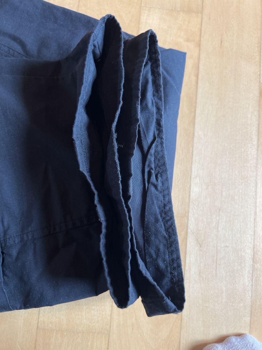 Adidas Pantaloni: Adidas Freizeithose, Schwarz, Top Zustand, Grösse ca. L – Usato da Wallisellen venduto da sarinavs 2