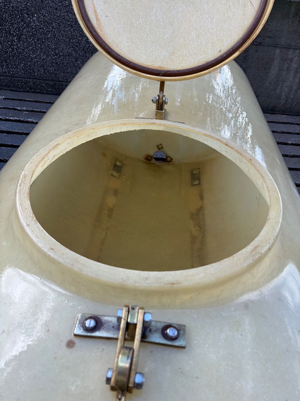Tränken & Tröge: Wassertank 800Liter Polyestertank – Gebraucht aus Jenins von Urzi0 2