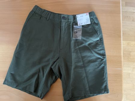Uniqlo Leinen Blend Shorts Olive Grösse M neu! 
