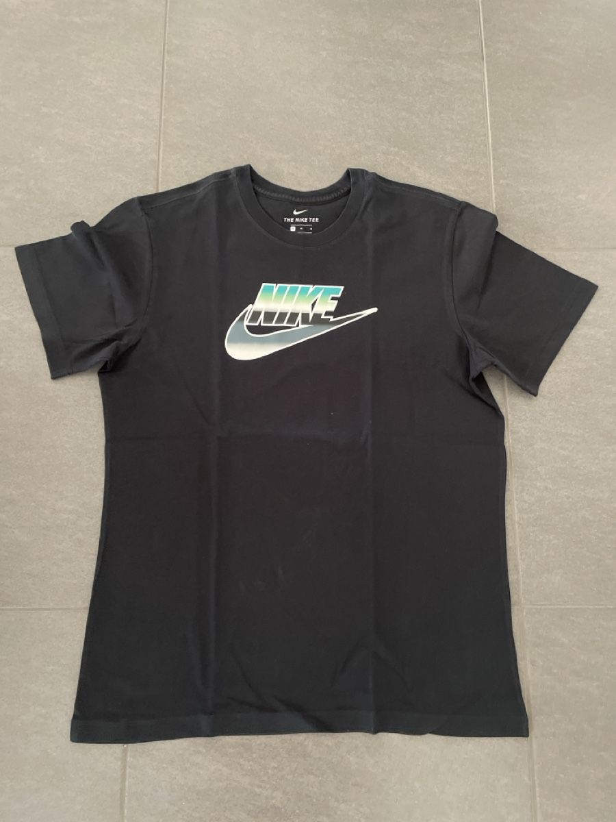 Nike T-shirt: Nike T-shirt – Usato da Collombey venduto da amina36