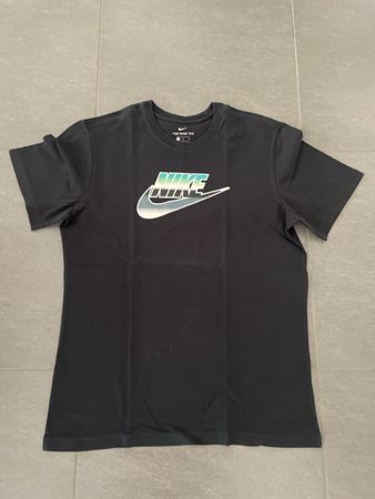 Nike T-shirt