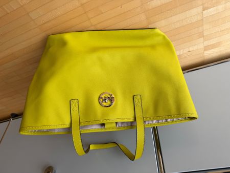 Michael Kors Tasche gelb gebraucht in gutem Zustand