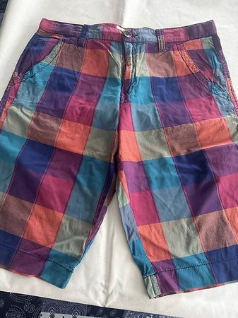 Coole karierte Sommer-Shorts / Bermuda, Gr. 176, neuwertig