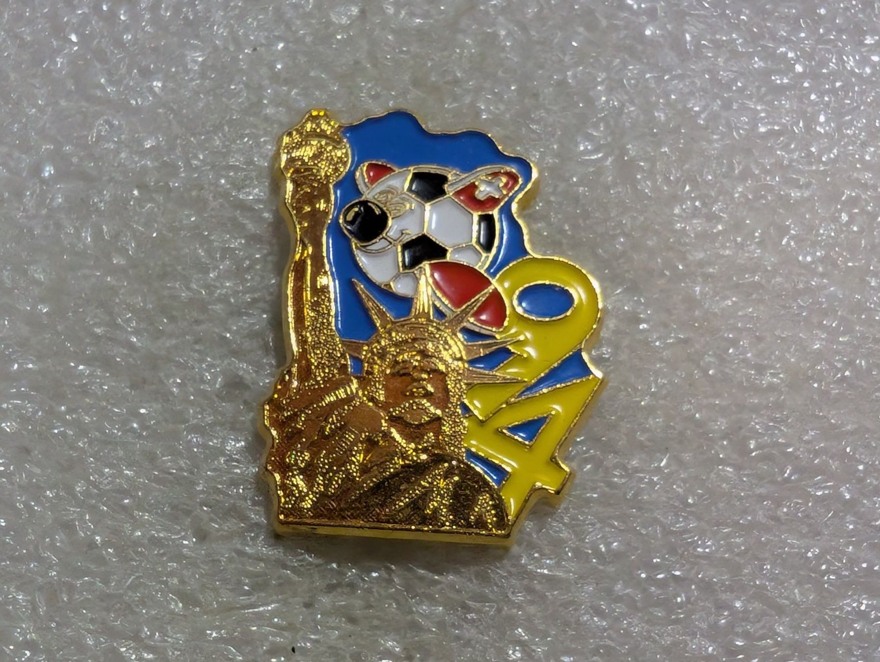 Placchette & Badge: Ansteckpin 16: Fifa World Cup 1994 – Usato da Oppligen venduto da Pin-Fall-Shop