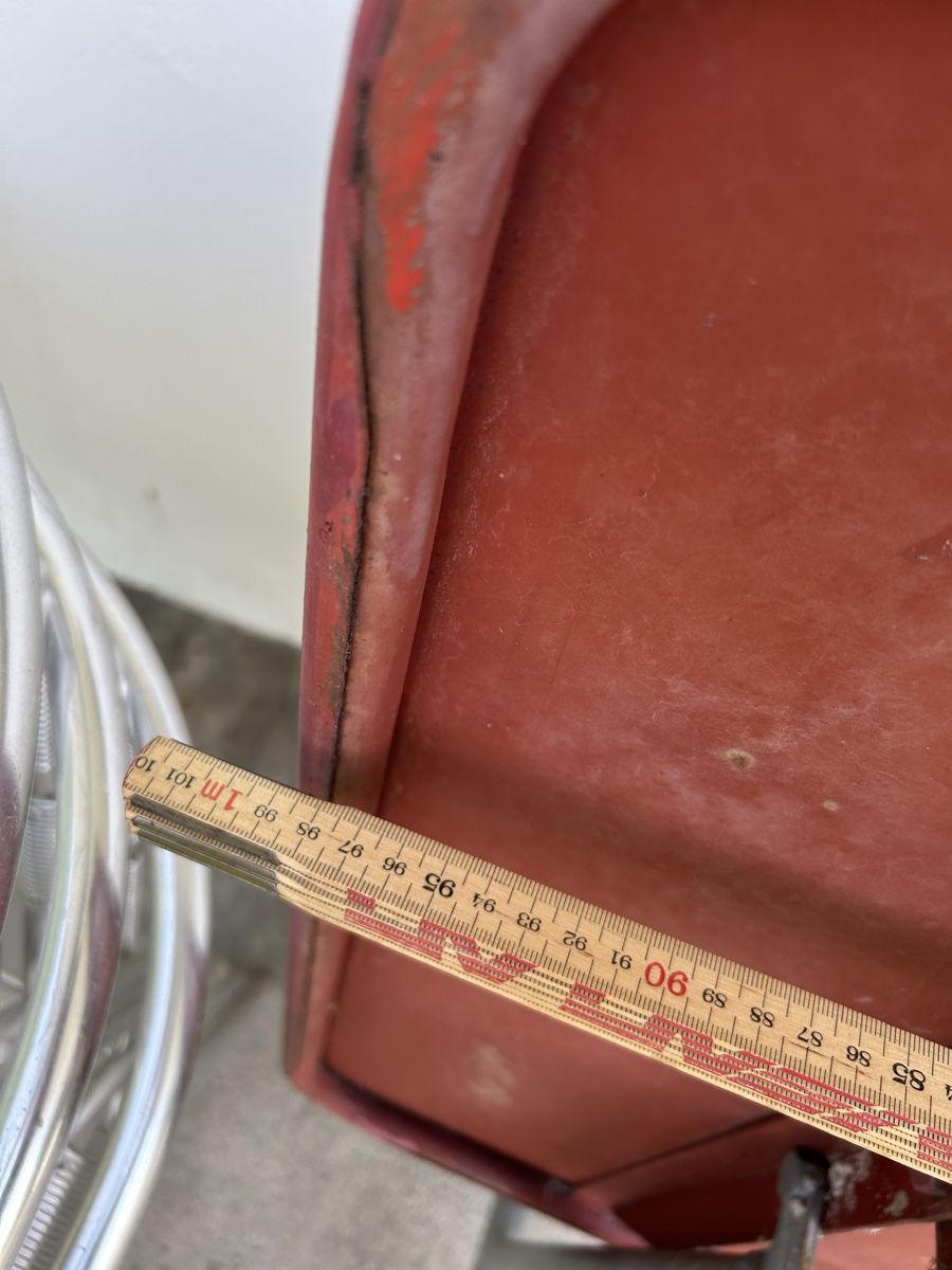 Tavoli: Vintage Gartentisch, rot, 1.00x0.70 – Usato da Burgdorf venduto da Starmorpheus 5