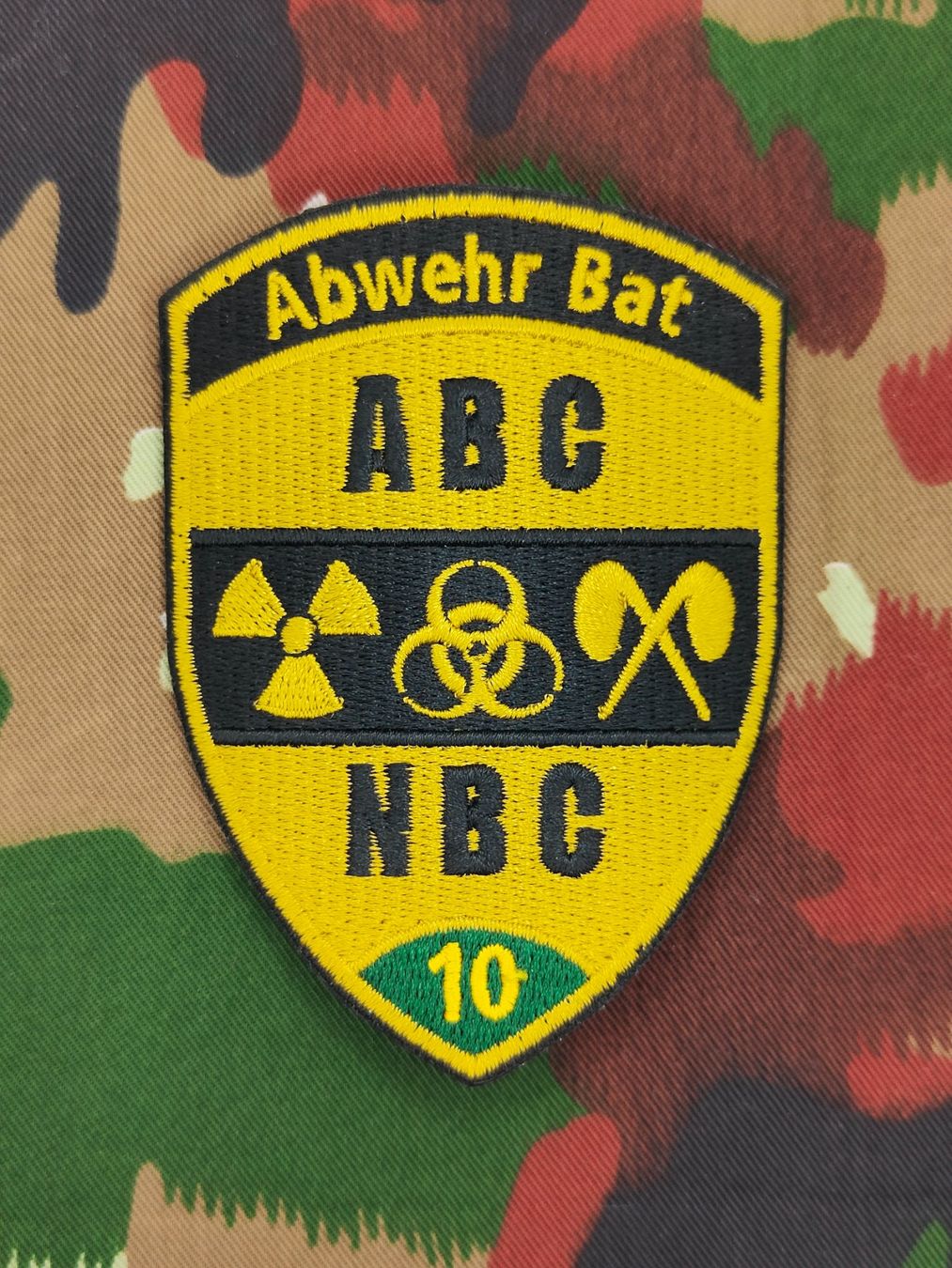 Schweizer Armee Placchette & Badge: Verbandsabzeichen Abwehr Bat 10 Kp 1 – Usato da Bauma venduto da SwissMilitaria