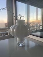 Louise Roe Balloon Vase 40 cm Opal white
