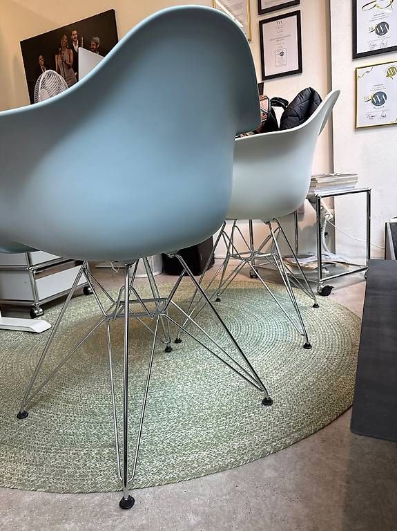 Vitra Sedie: Vitra Eames Armchair, gepolstert – Usato da Zürich venduto da ortigia 2