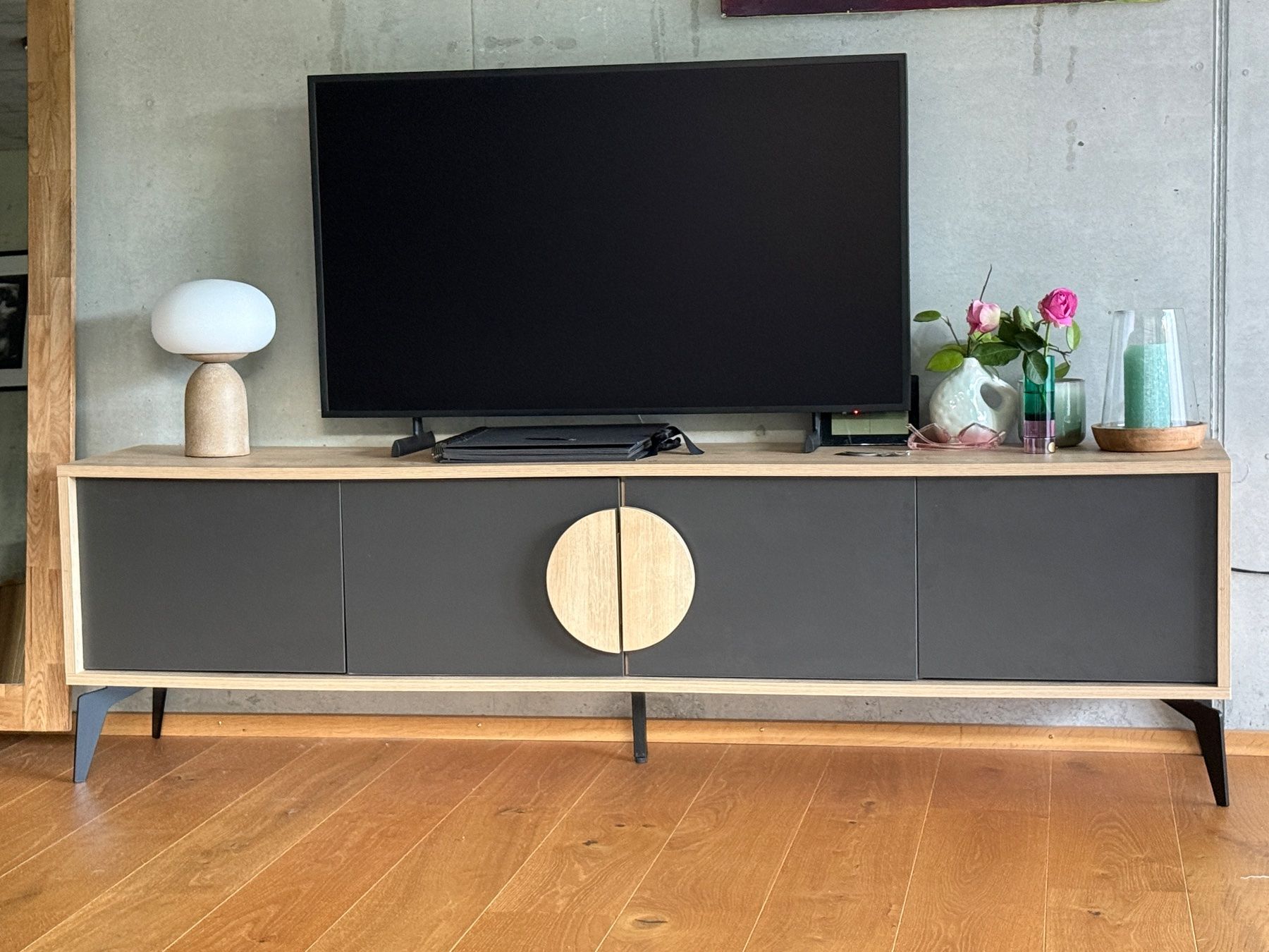 Mobili TV: TV Möbel Vae  Lowboard 180cm – Usato da Dittingen venduto da AS_25