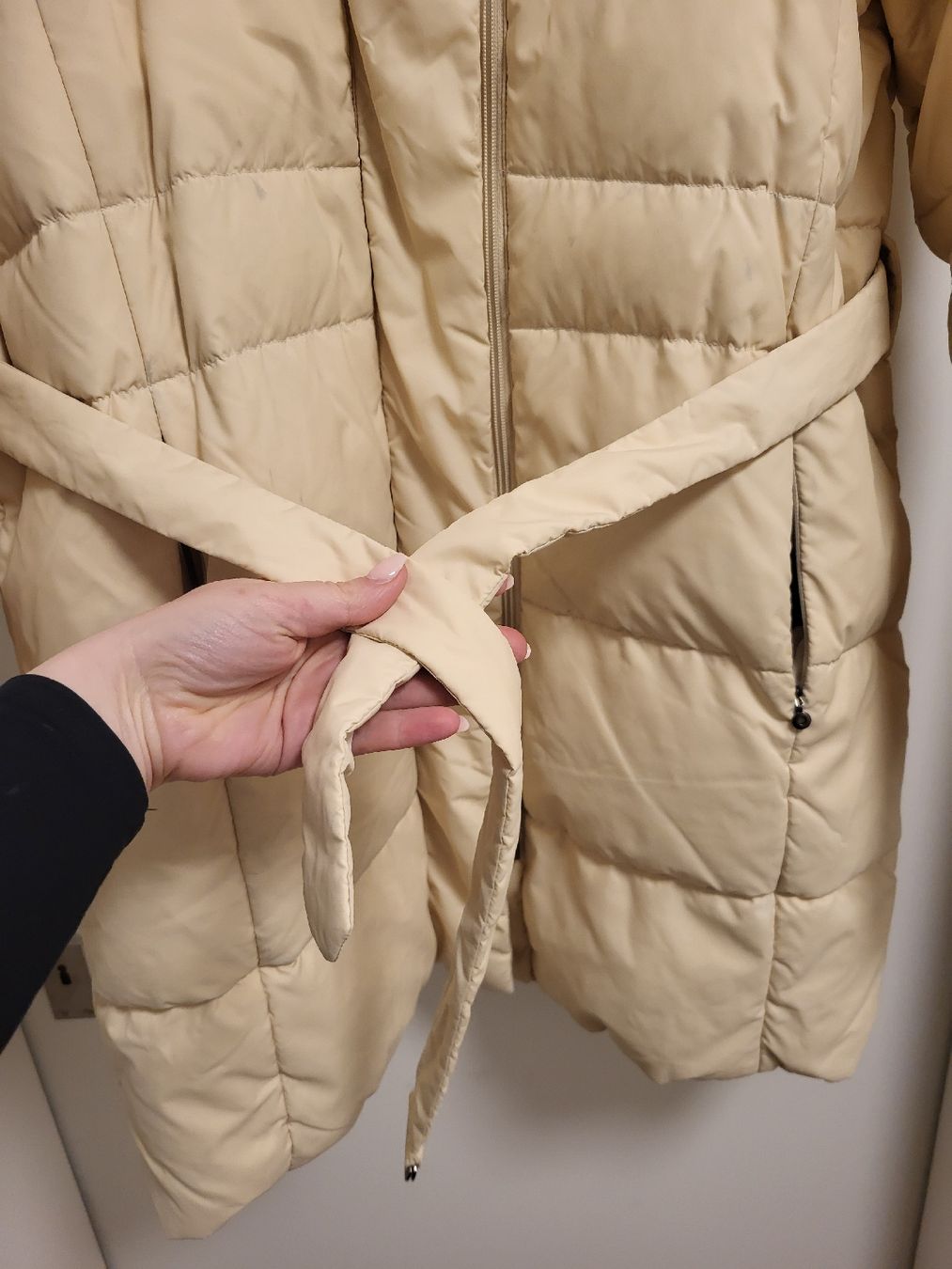 Jacken: Winter-Daunenmantel, beige, Gr. 46, mit Gürtel – Gebraucht aus Basel von Ywana 2