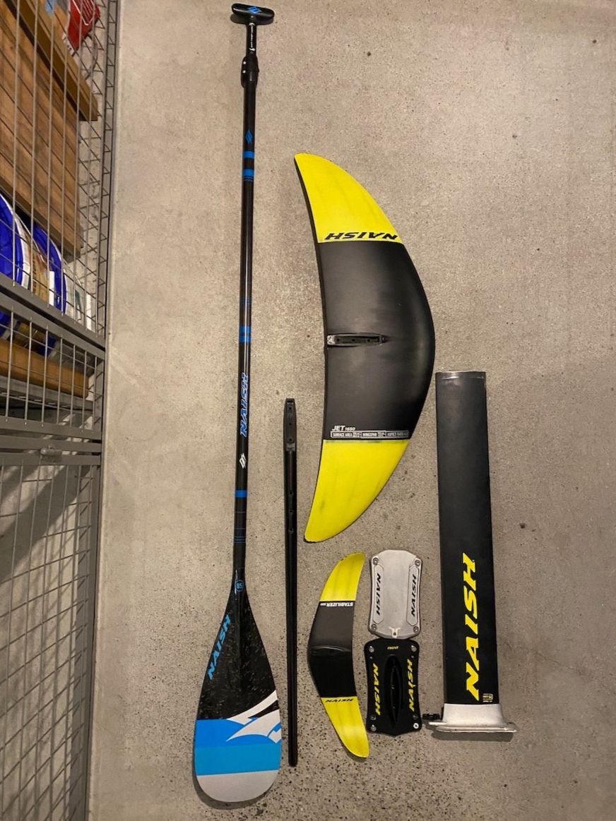 Naish Tavole da surf e di nuoto: Naish Hover Crossover Surfboard 120 inkl. Foil Jet 1650 – Usato da Davos Dorf venduto da feelthebiit 5