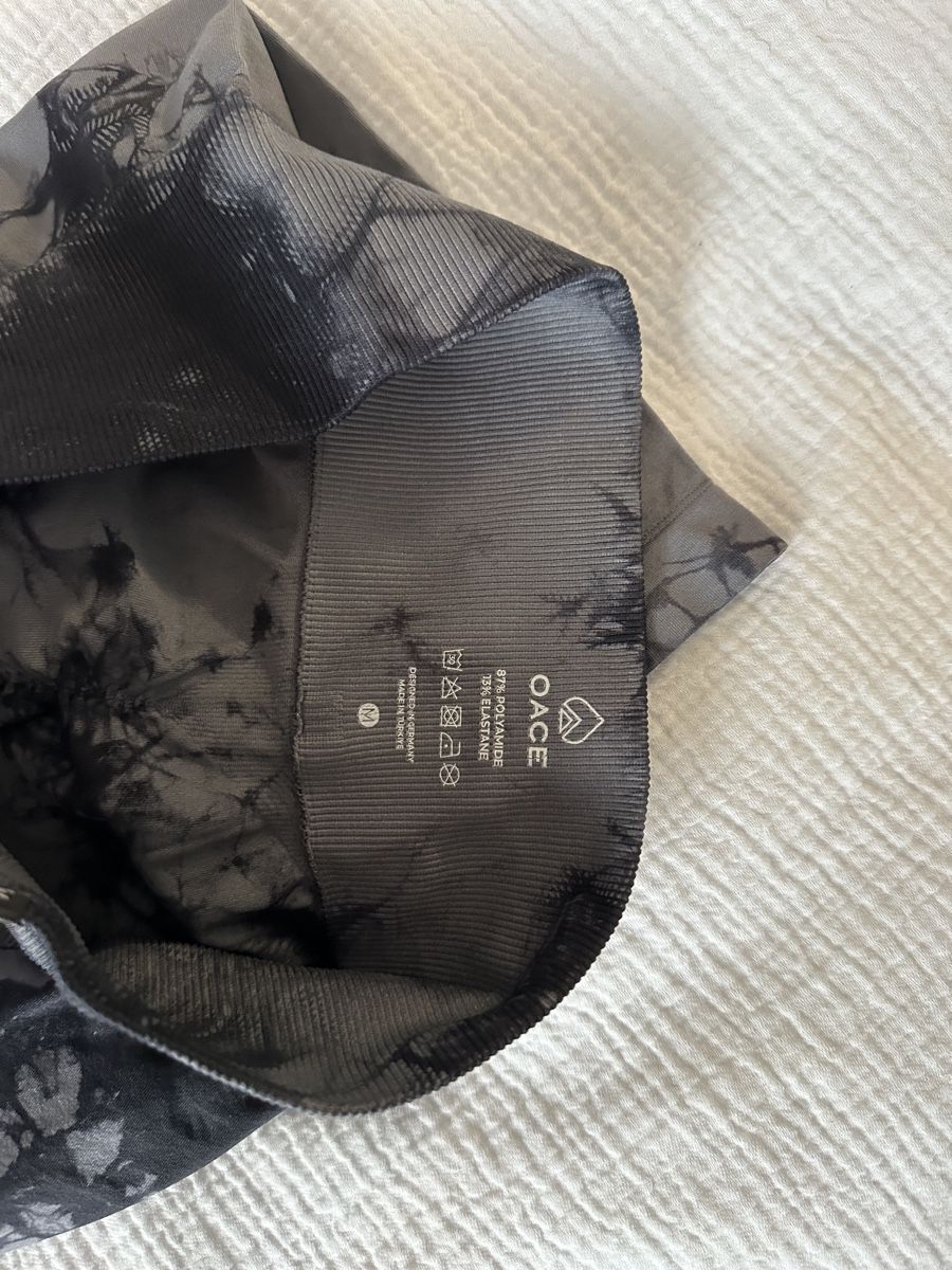 Oace Leggings: Oace Shorts – Usato da Zürich venduto da jennixrk 2