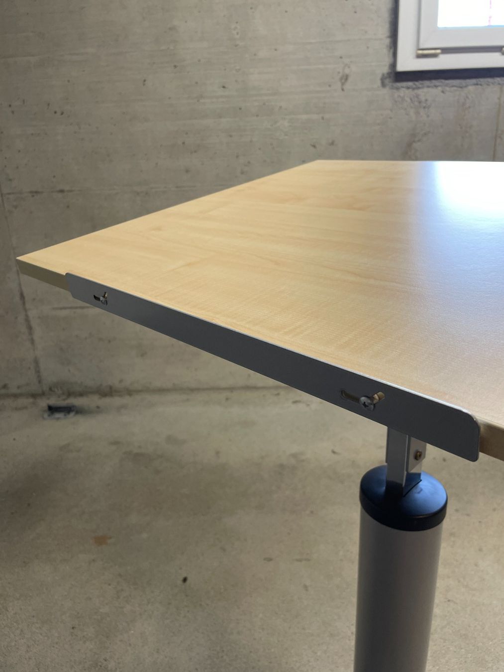 Schreibtische: Kettler Stehpult High Point Basic, fix geneigt, Rollen – Gebraucht aus Ibach von tim_9a7 4