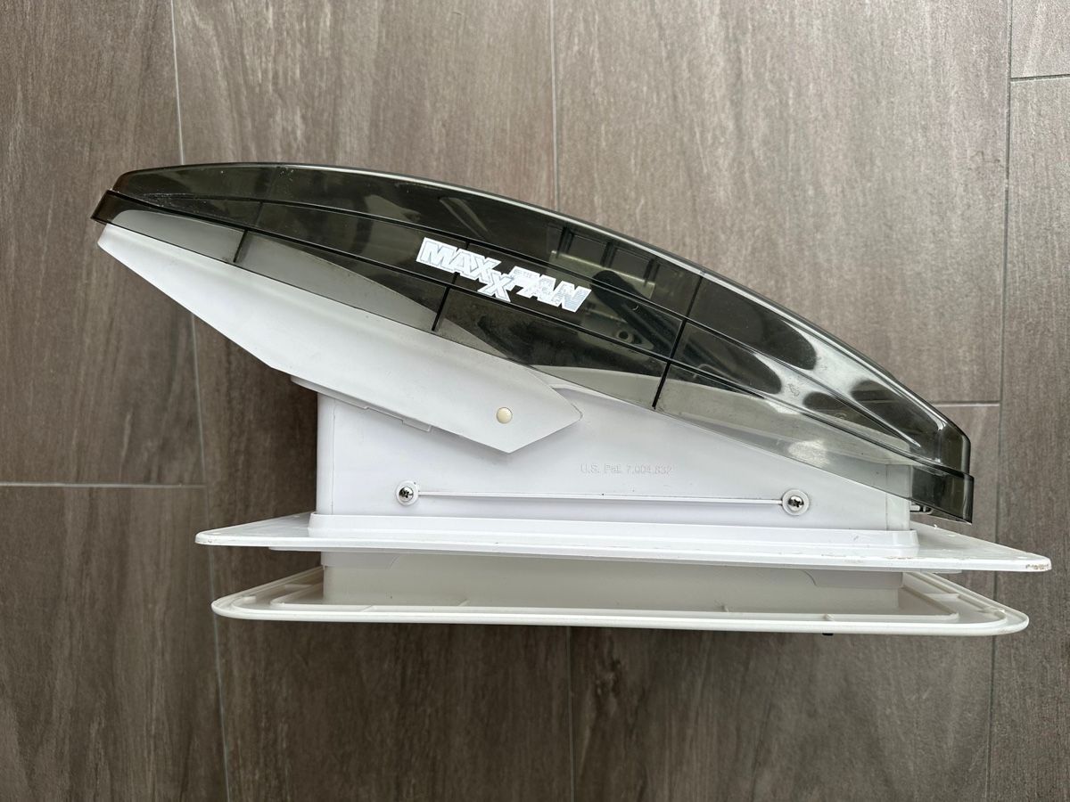 Ventilatori: Maxxfan Deluxe/ Maxx Shade – Usato da Oberkulm venduto da Humaha
