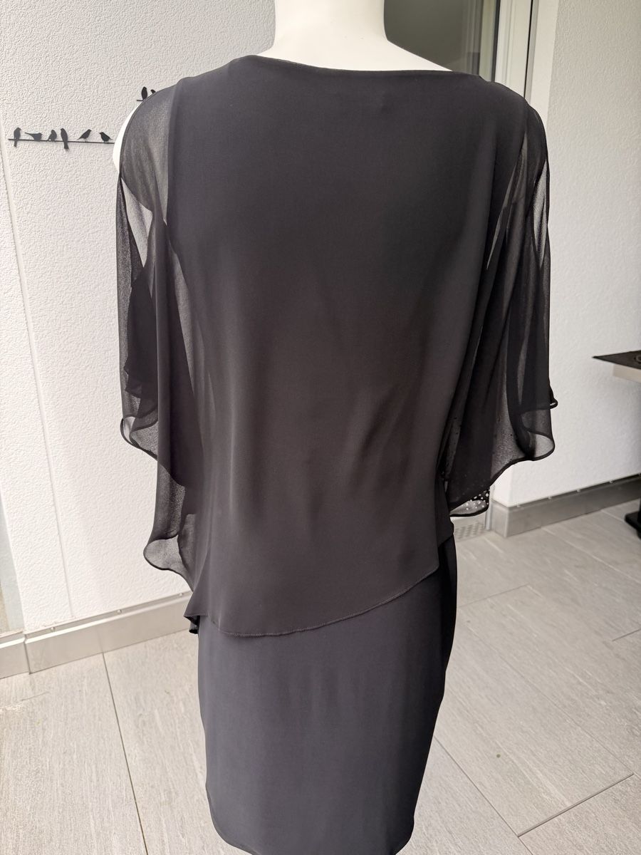 Vestiti: Kleid schwarz Grösse 42 mit Steinbesatz Wallis – Usato da Biberist venduto da Mi58 1