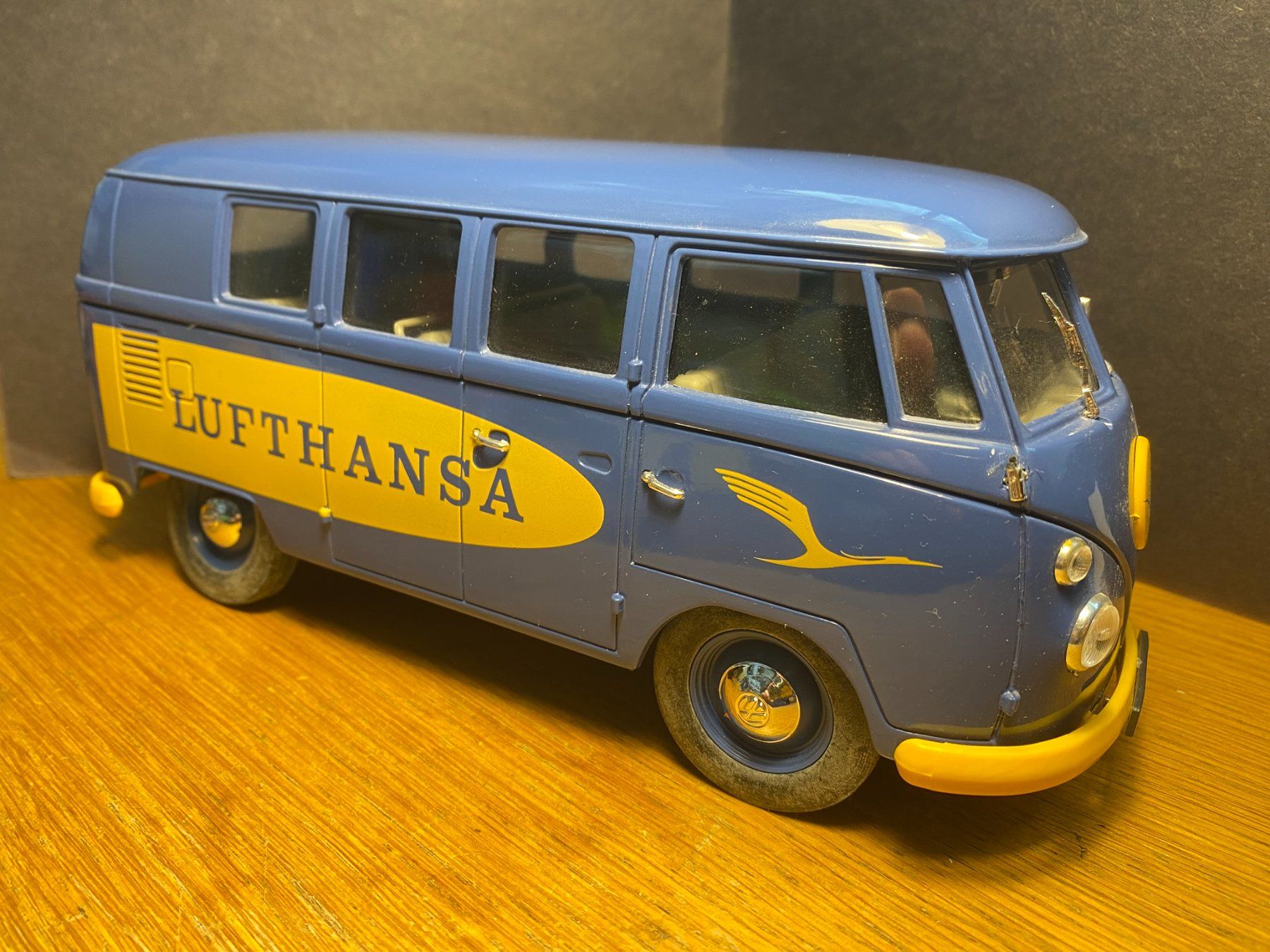 Solido Modellini d'auto: VW Bus T1 Lufthansa 1966 - Solido 1:19 – Usato da Spiez venduto da Mlandcruiser 3