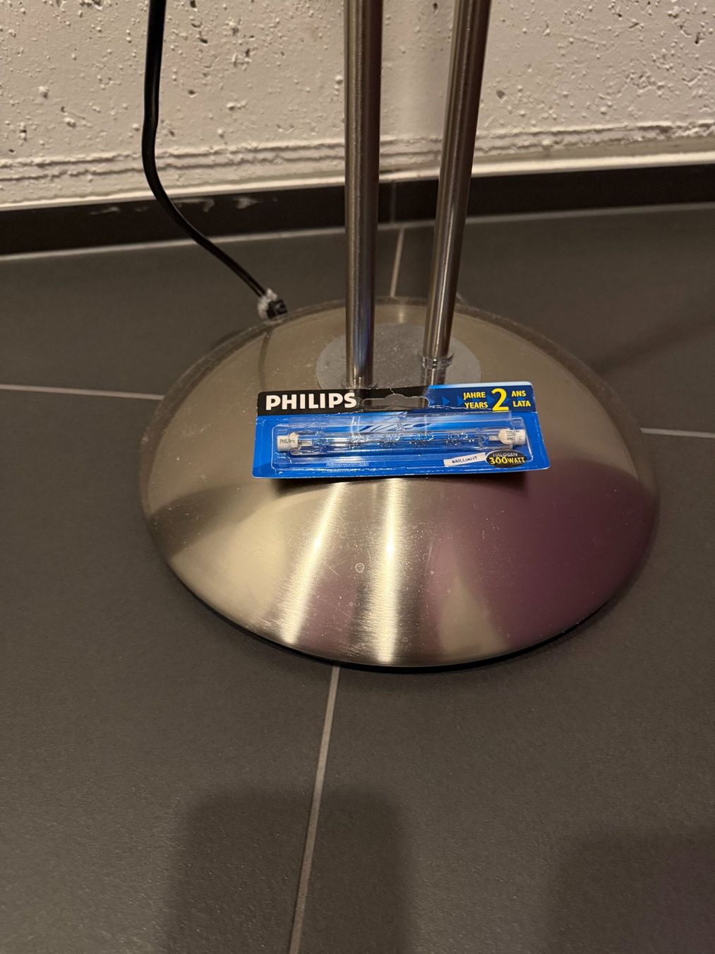 Lampade: Halogen Ständerlampe mit gratis Zusatzlampe von Philips – Usato da Rothenburg venduto da Patri00 3