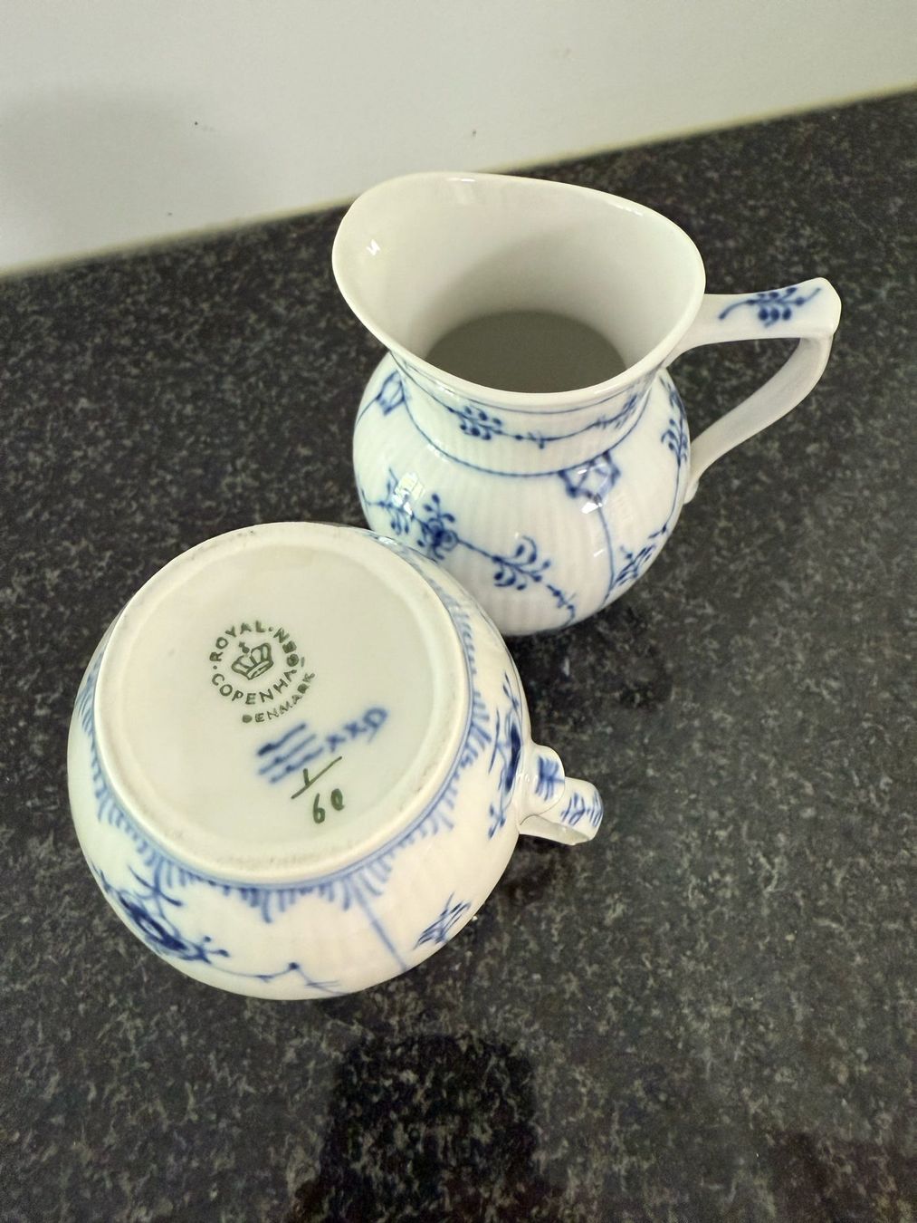 Royal Copenhagen Caraffe: Royal Coppenhagen Milch-/ Rahmkrüge 200ml – Usato da Schaan venduto da ali_km9b 2