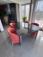 4x Flexform Design-Stühle & massiver Steintisch (Dreieck)