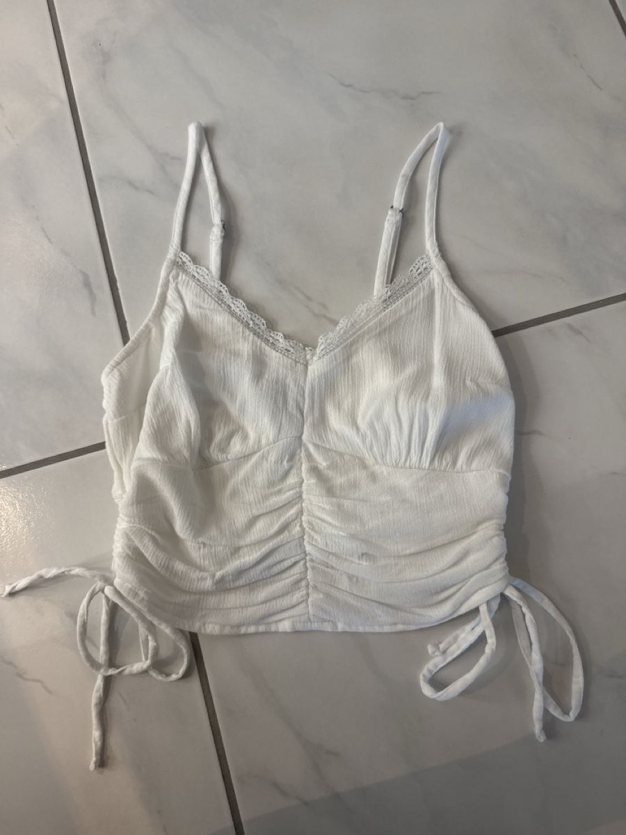 Hollister Top: hollister top – Nuovo (secondo la descrizione) da Wettswil venduto da pittaro73