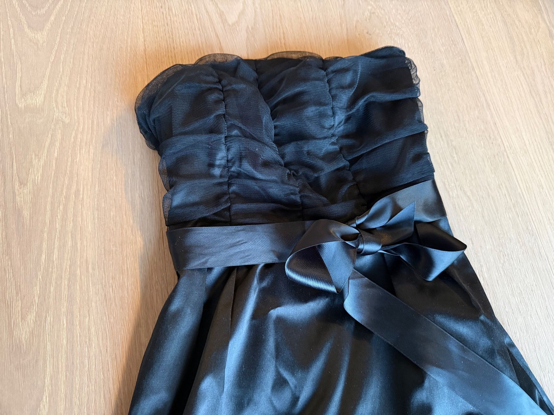 Vestiti: schulterfreies Cocktailkleid Gr. 34 – Usato da Horw venduto da Daba0 1