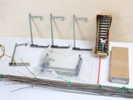 Märklin Oberleitung viele Guss Masten 407M & Fahrdraht H0