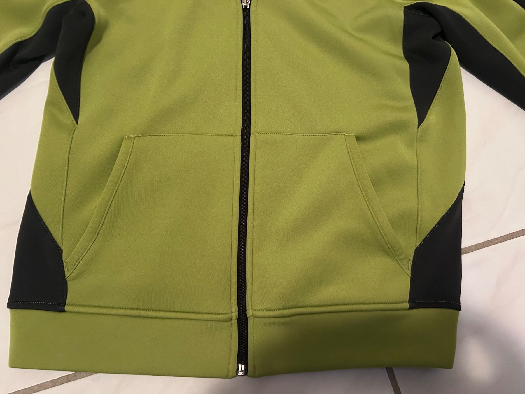 Adidas Giacche: Adidas Hoody/Jäcklein Grösse M – Usato da Gutenswil venduto da walker60 4