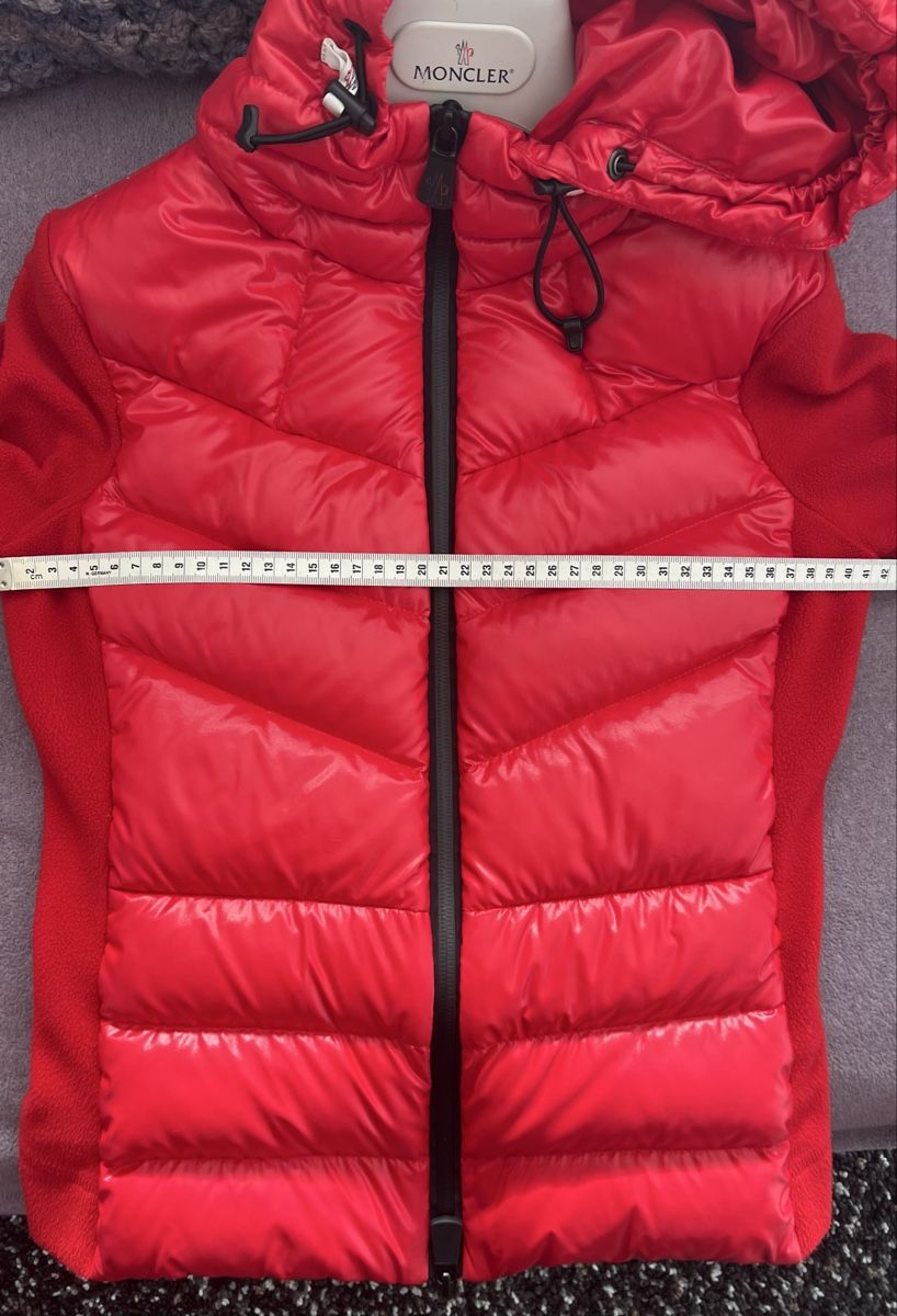 Moncler Giacche: Stylische Moncler Jacke – Usato da Wohlenschwil venduto da Richard2011 5