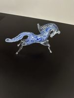 Cavallo in vetro soffiato blu bianco  Murano