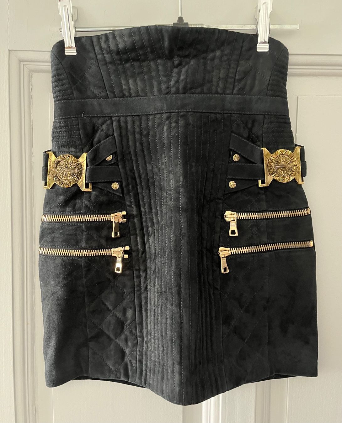 Balmain Gonne: BALMAIN, mini jupe en daim, – Usato da Genève venduto da dachaw