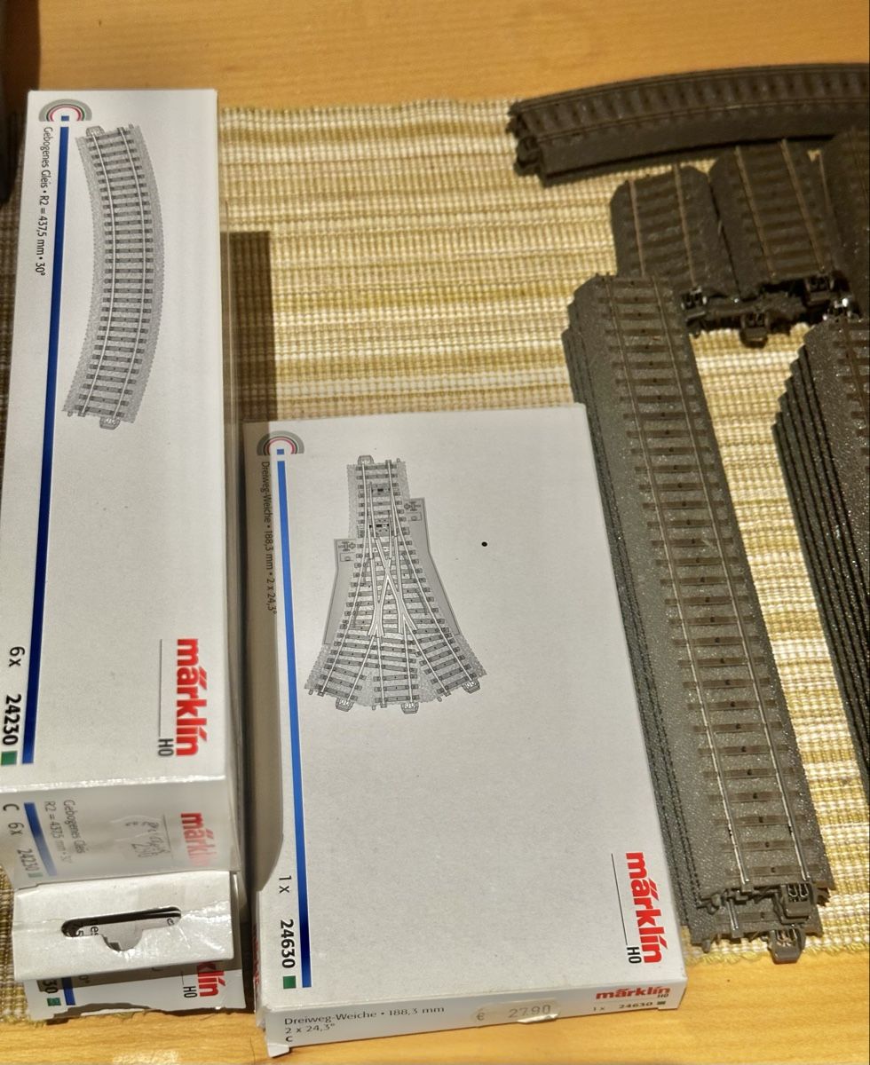 Märklin Modelleisenbahnen: MEGA Posten Märklin C-Geleise Weichen ab 99.- – Gebraucht aus Sennwald von HARO-Import 3