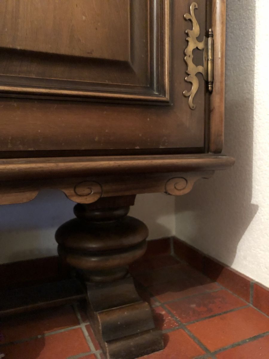 Credenze: Elegantes Buffet – Usato da Fällanden venduto da Sariko 4