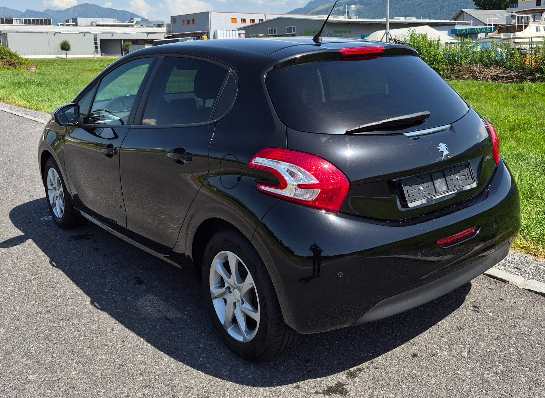 Peugeot Automobili: Peugeot 208 1.2 VTi Style – Usato da Freienbach venduto da fuska82 3