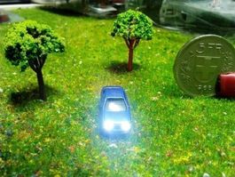 5 Autos mit LED-Beleuchtung Spur N