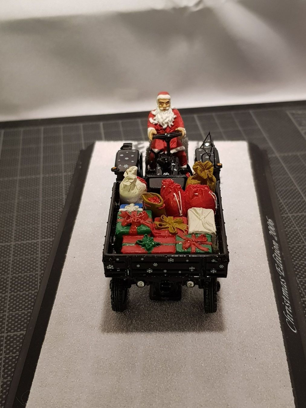 Kit di modellismo & Modellini statici: Fendt Geräteträger - Christmas Edition – Nuovo e nell'imballaggio originale da Chézard-St-Martin venduto da AlPat-Collections 2