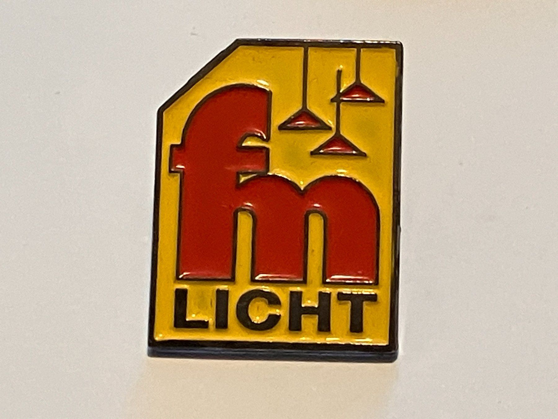 Placchette & Badge: 1 Pin FM Licht – Usato da Basel venduto da djwwpp