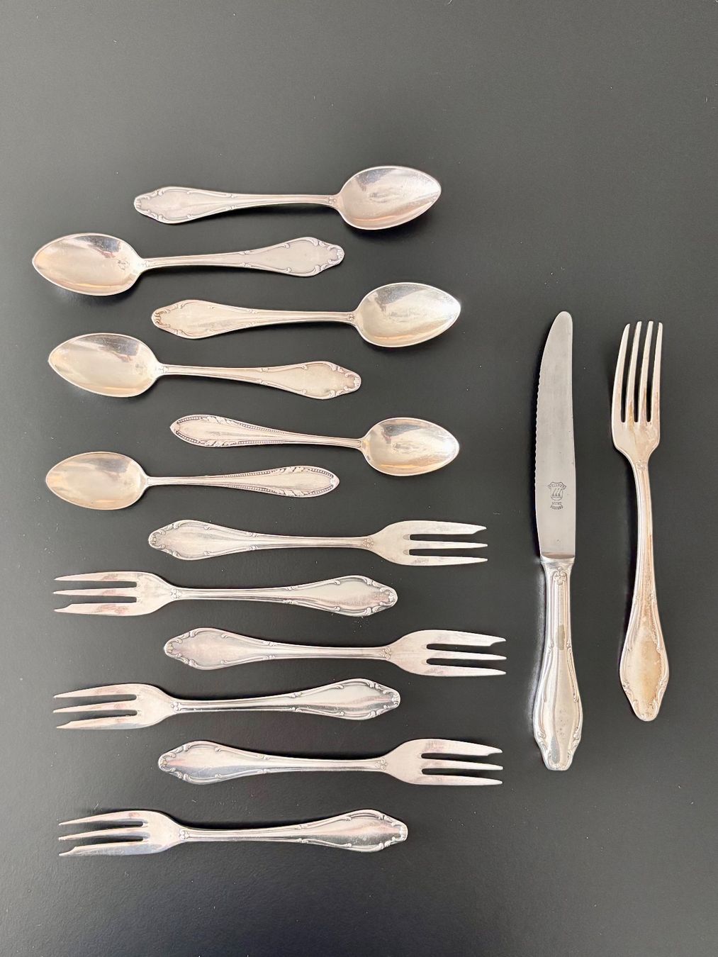 Set di posate: Versilbertes, Besteckset: 1 Messer 6 Löffel 7 Gabeln – Usato da Bottmingen venduto da ale_lls9 1