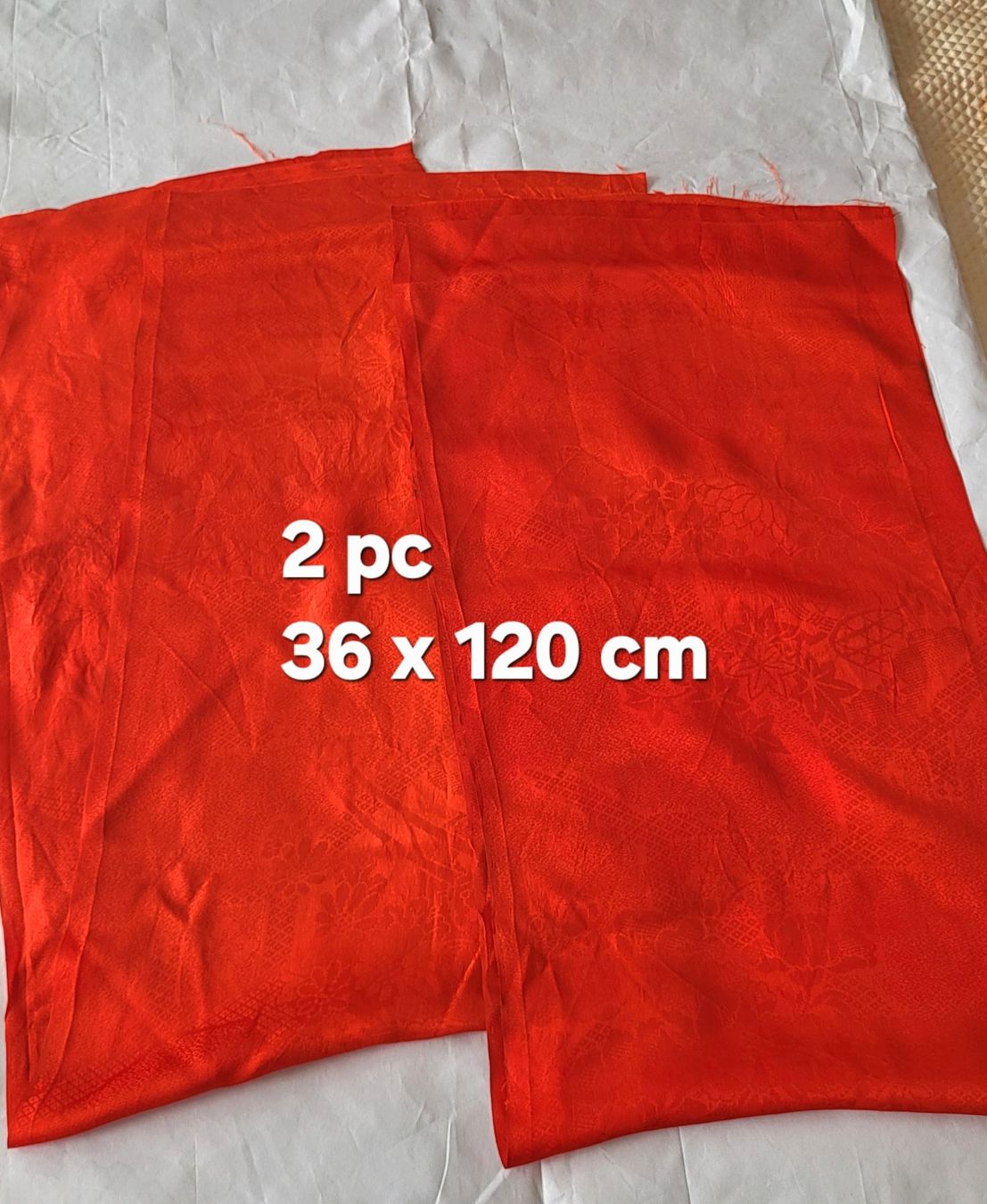 Tessuti: Soie rouge morceaux – Usato da Fribourg venduto da VictoriaShop7 6