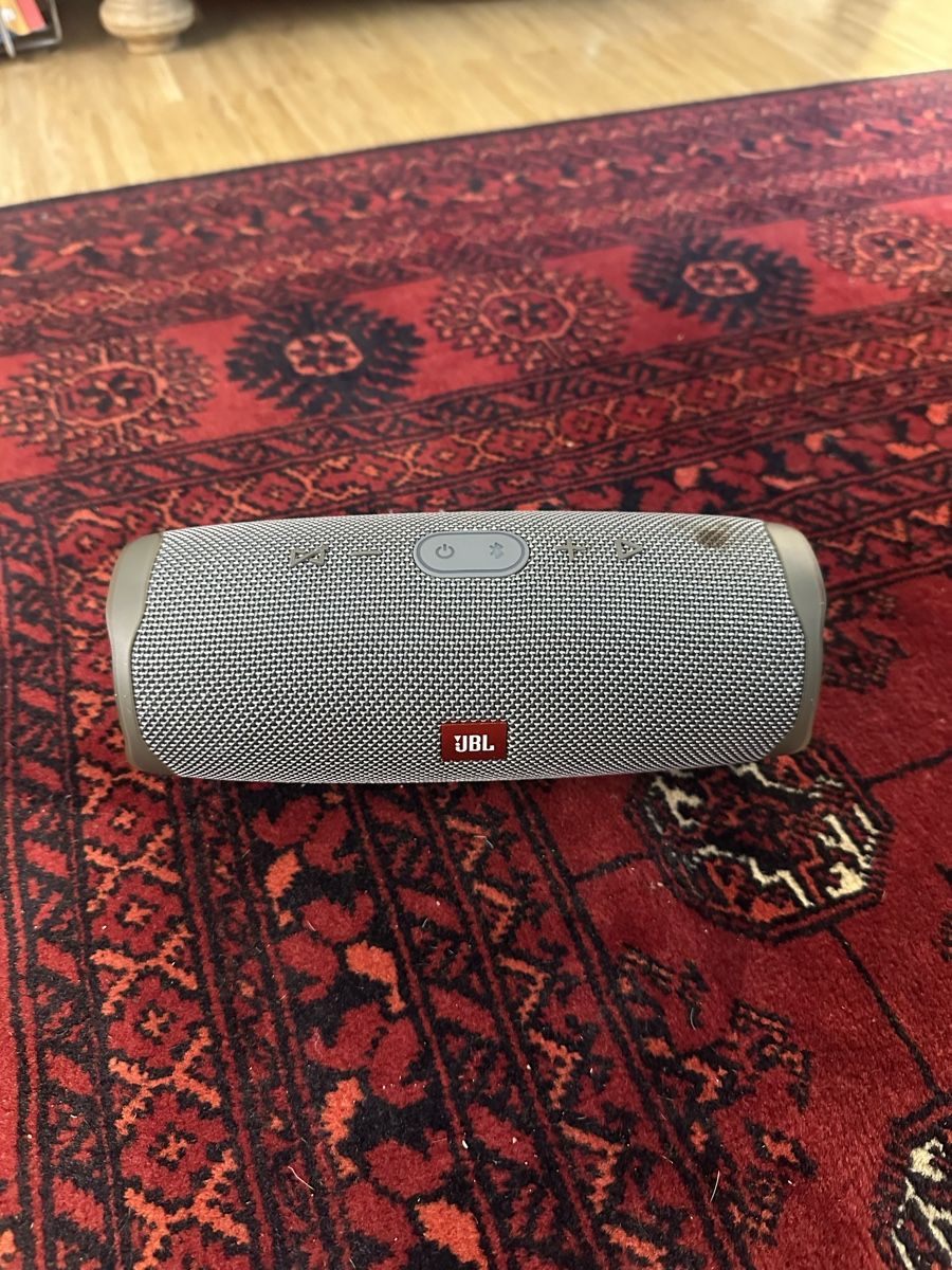 JBL Casse acustiche: Bluetooth Lautsprecher JBL Charge 4 grau gebraucht – Usato da Basel venduto da donald_duck_313
