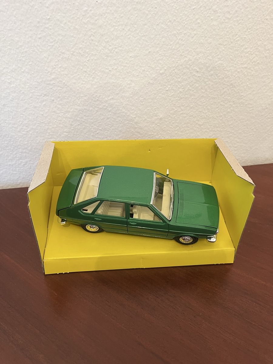 Gama Modellini d'auto: VW Passat von GAMA - Topzustand – Nuovo e nell'imballaggio originale da Wabern venduto da Housi78 1