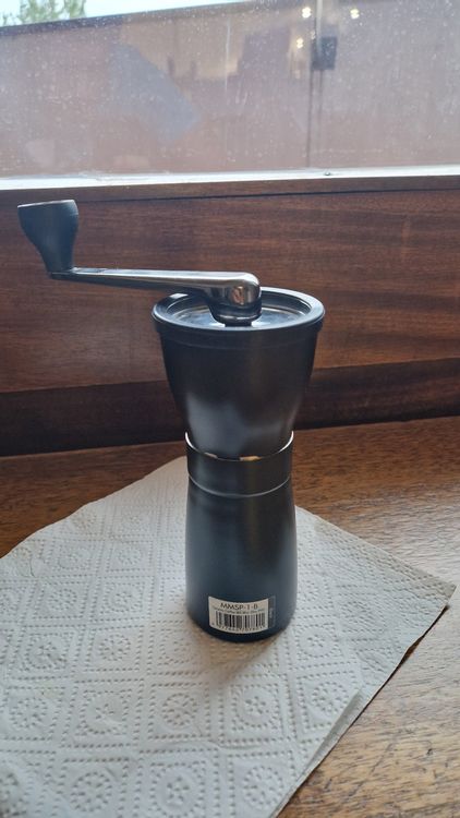 Hario Kaffeemaschinen & Espressomaschinen: Hario Mini Slim Pro coffee grinder – Gebraucht aus Le Grand-Saconnex von arkanoid555