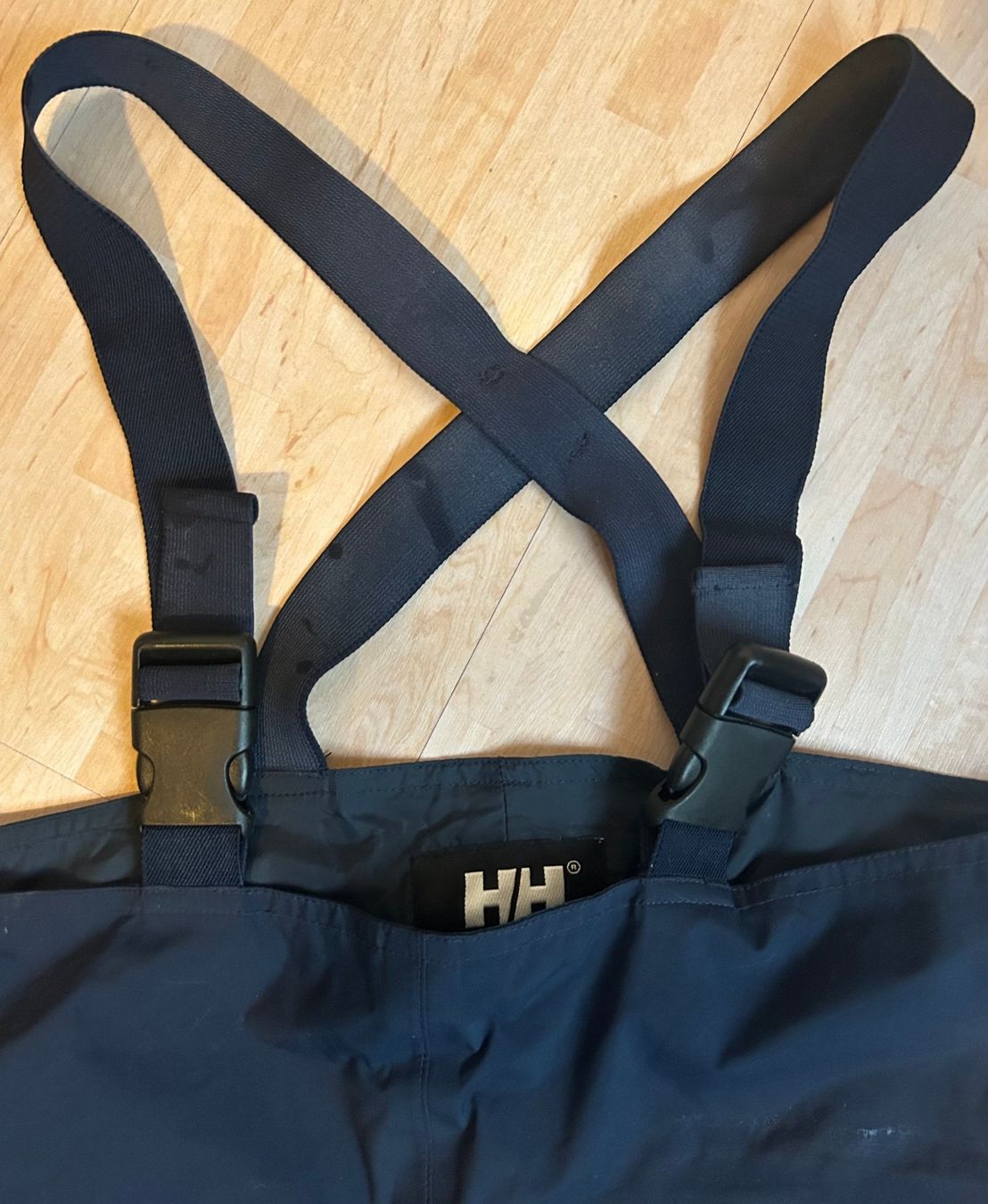 Helly Hansen Pantaloni: Helly Hansen Tech Junior Skihose Winterhose Grösse 140 – Usato da Zürich venduto da DepotCharity 1