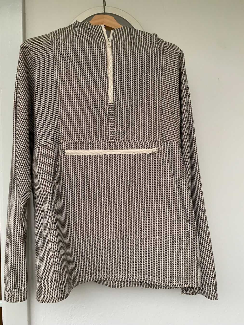 Jacken: Zipper Hoodie – Gebraucht aus Basel von Romulusremus