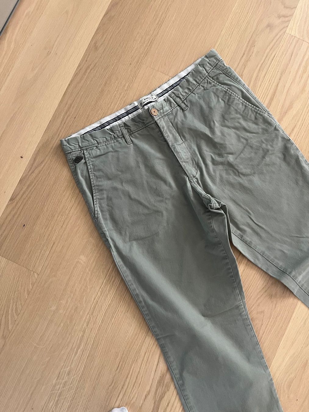 Esprit Pantaloni: Esprit, Chino Hose, Grösse 32/32 – Usato da Bonstetten venduto da Savannah7 2