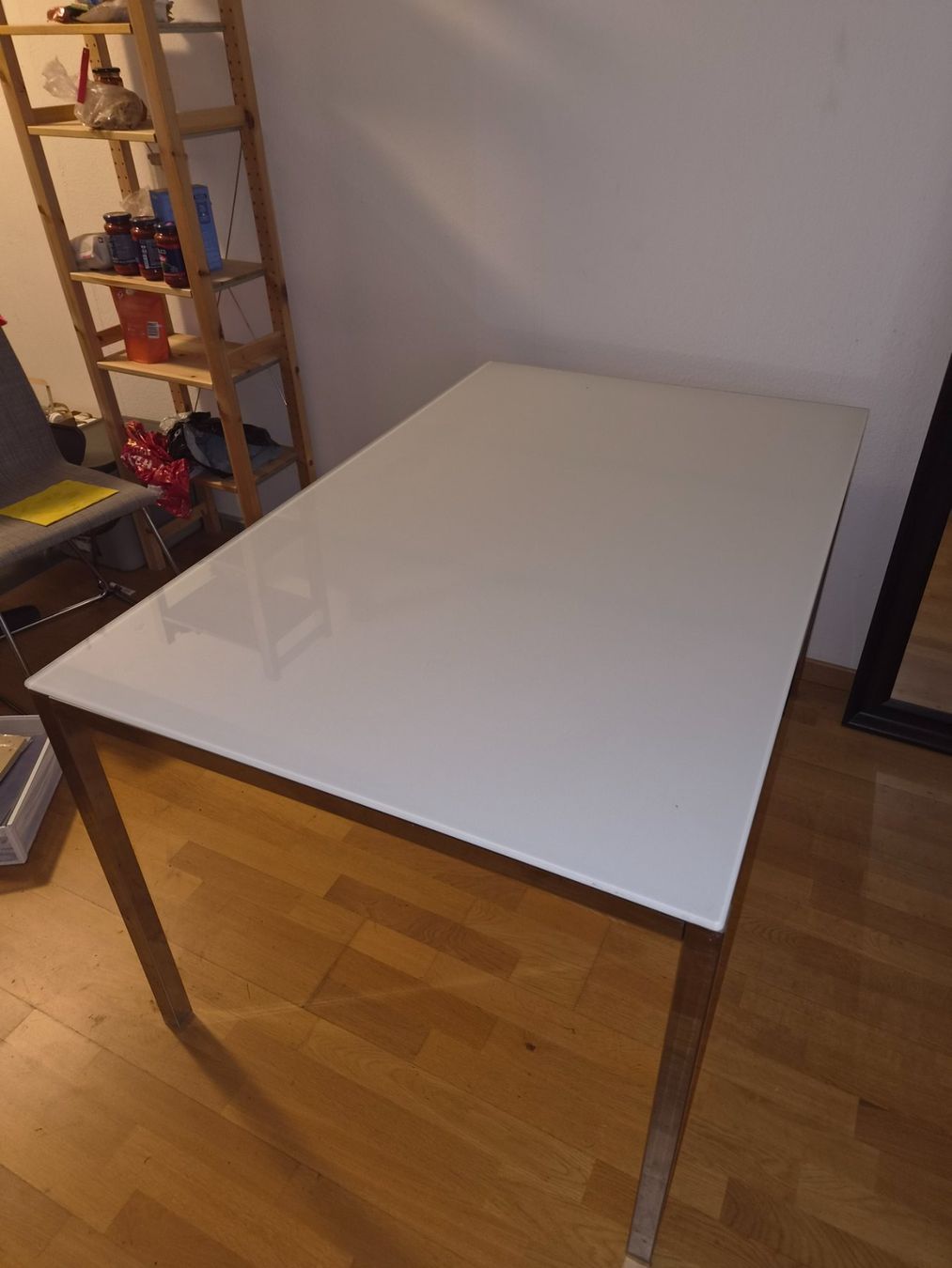 Tischset: Tisch inkl. 4 Stühlen – Gebraucht aus Bern von dan_z5f7 1