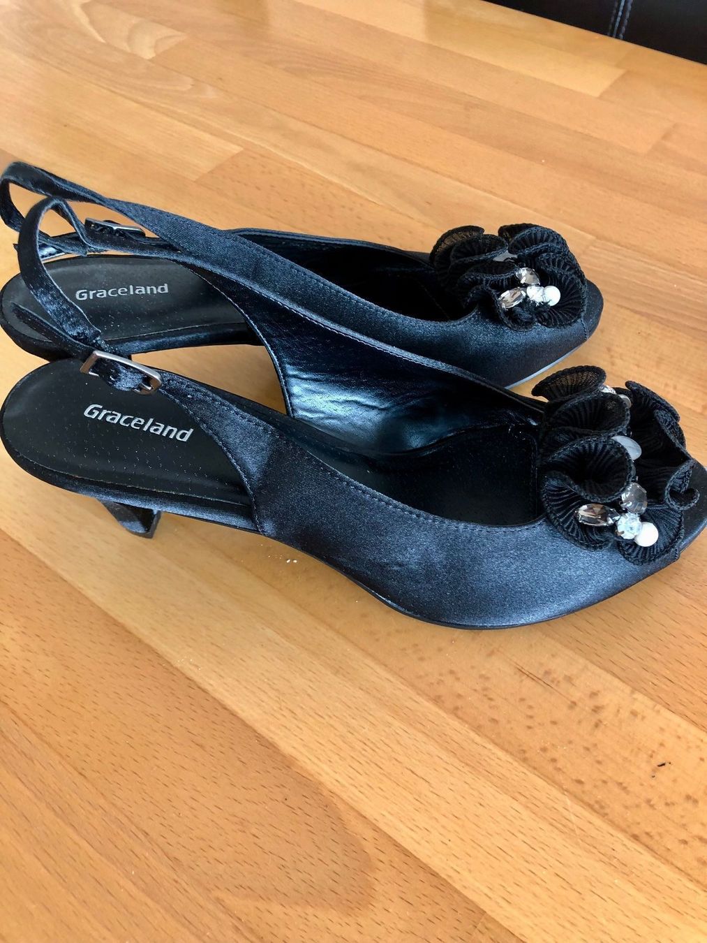 Scarpe da donna: Schuhe mit Strasssteinchen – Usato da Bern venduto da mar_9mxl 1